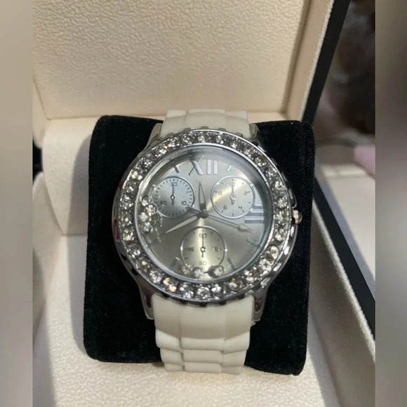 Gracie Lynn Watch White Buckle Band Round Face Silver Toned Rhinestones - Picture 13 of 14